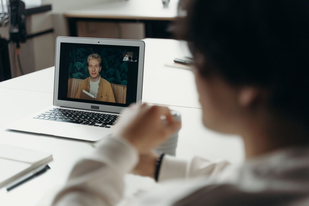 How to Choose Video Conferencing Software for a Small Team